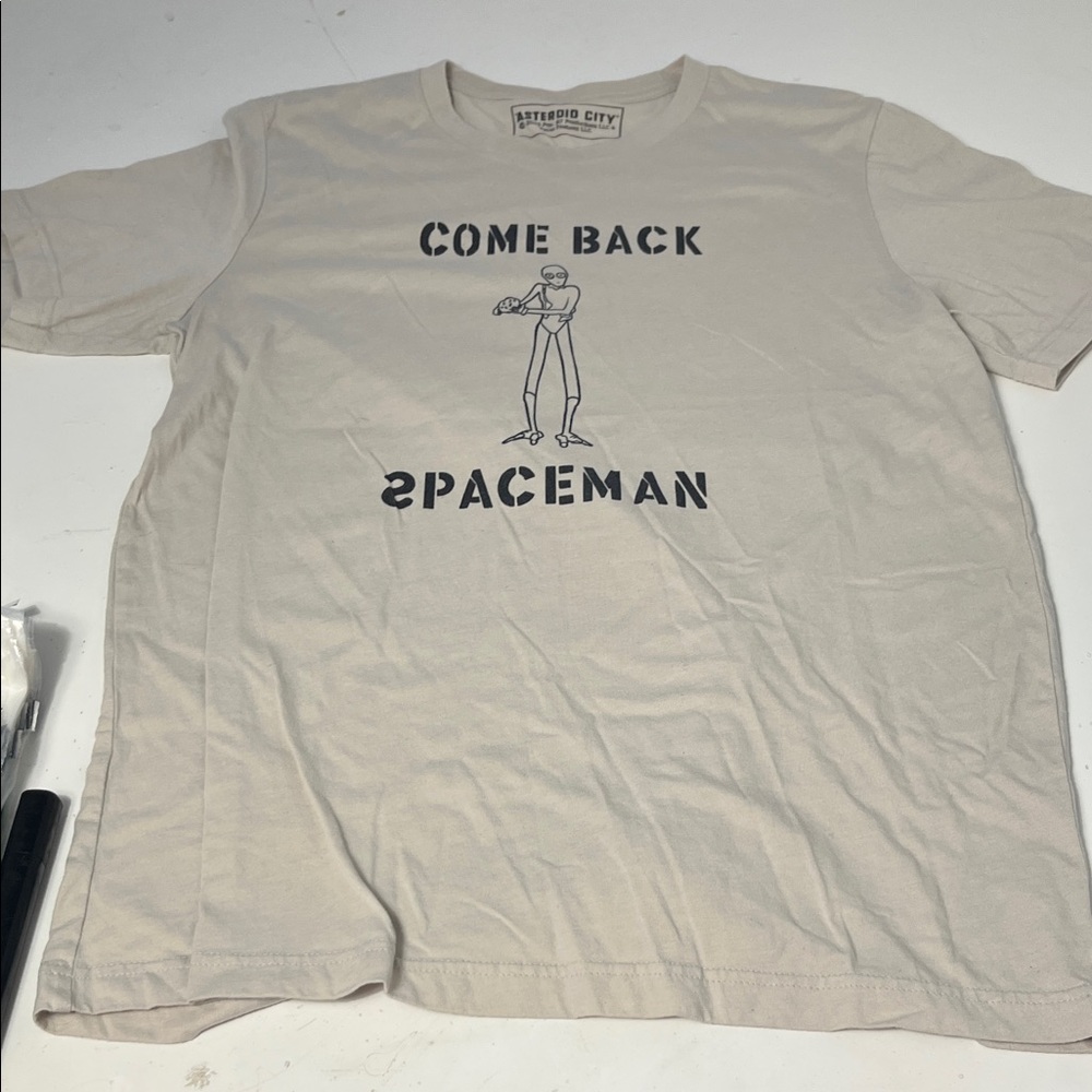 Asterdid City Large Tan Short Sleeve Come Back Spaceman Short Sleeve Graphic T